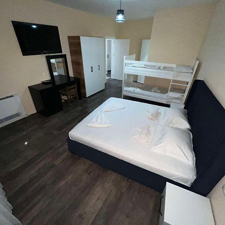 Hotel Frida Gjakova Buitenkant foto