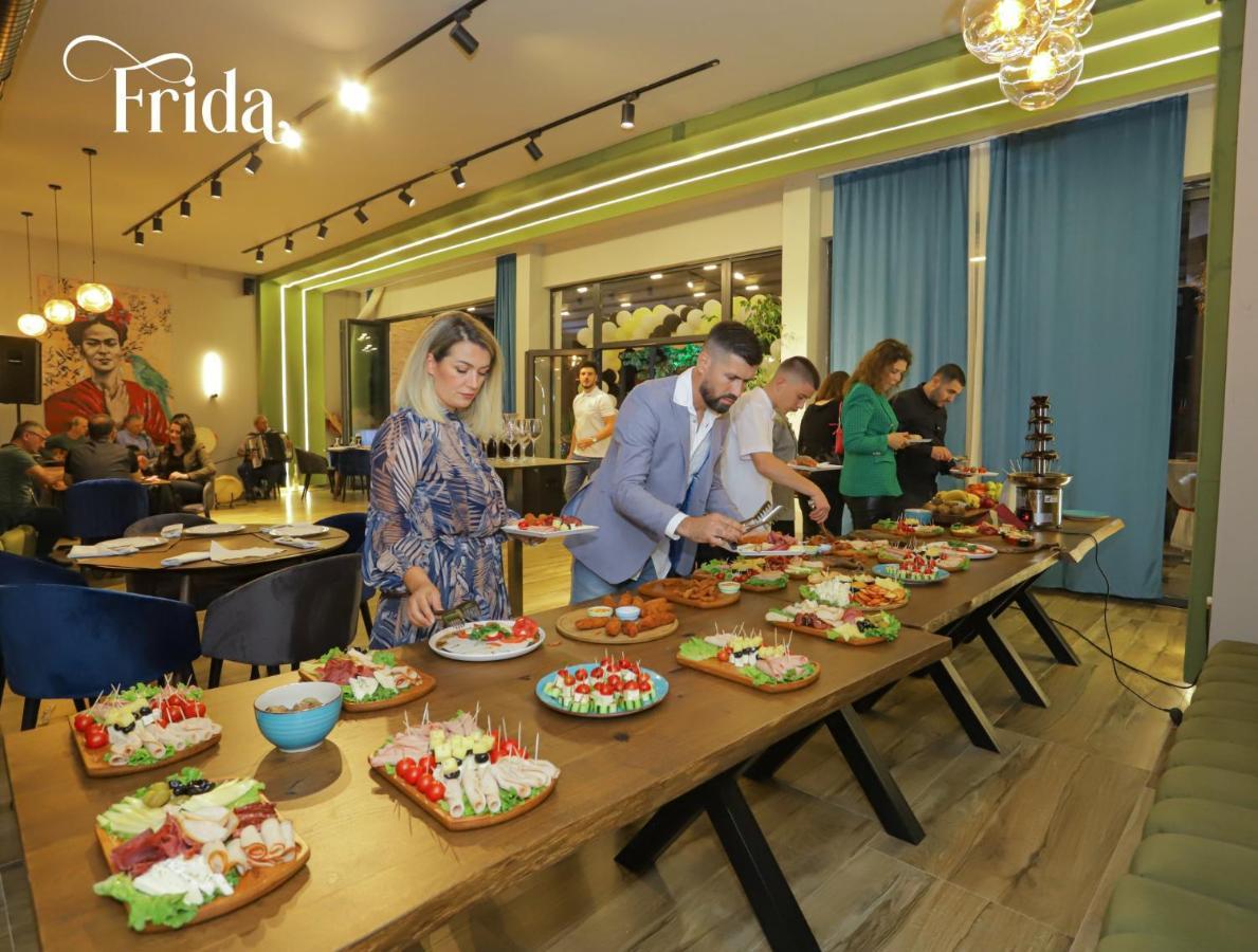 Hotel Frida Gjakova Buitenkant foto