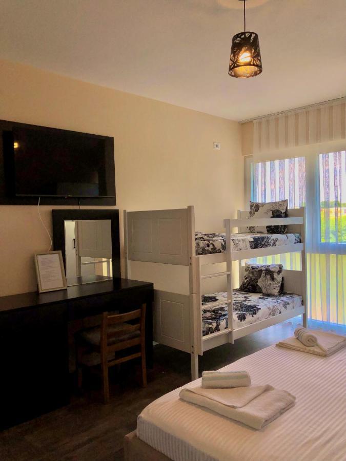Hotel Frida Gjakova Buitenkant foto