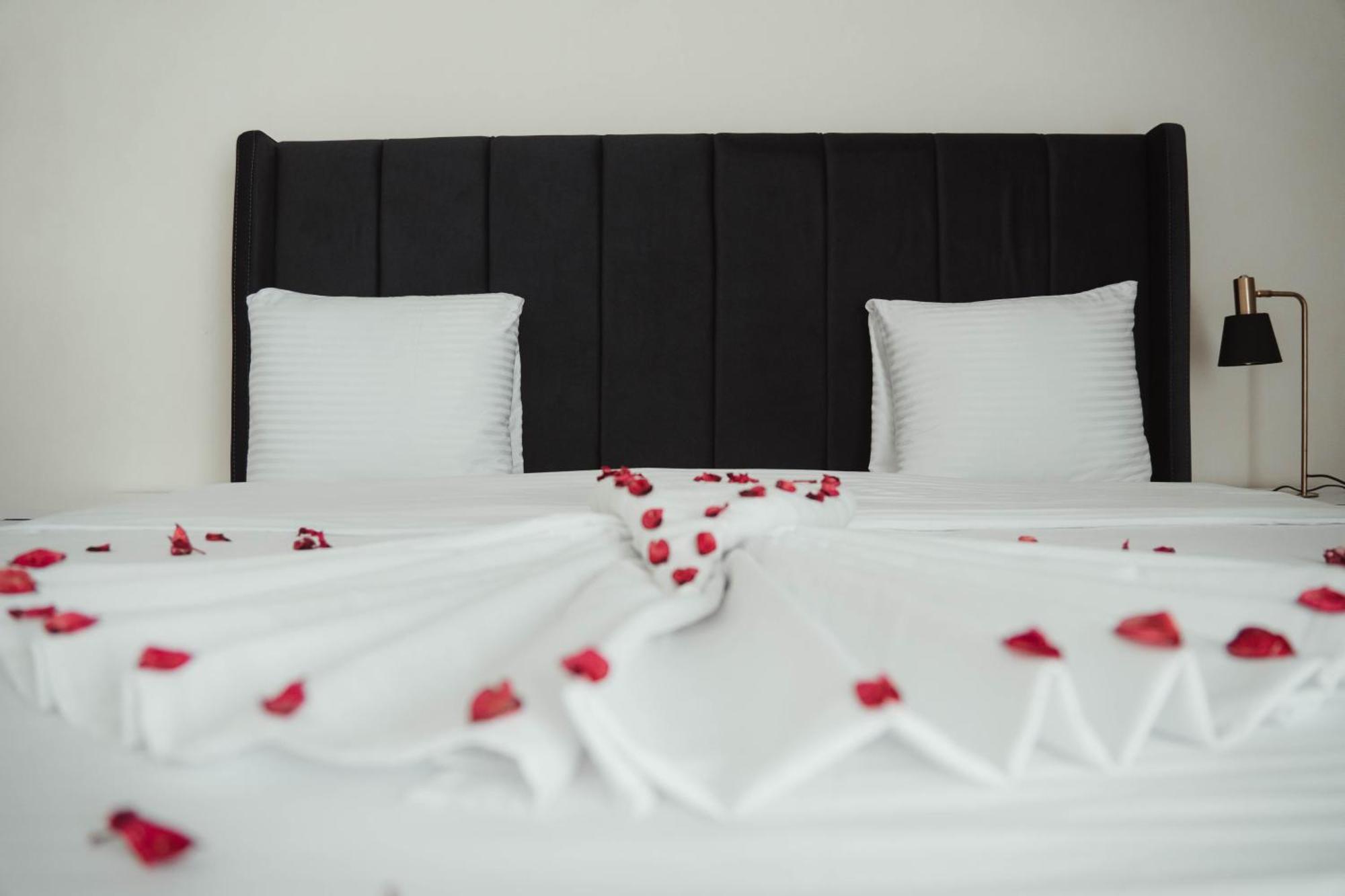 Hotel Frida Gjakova Buitenkant foto