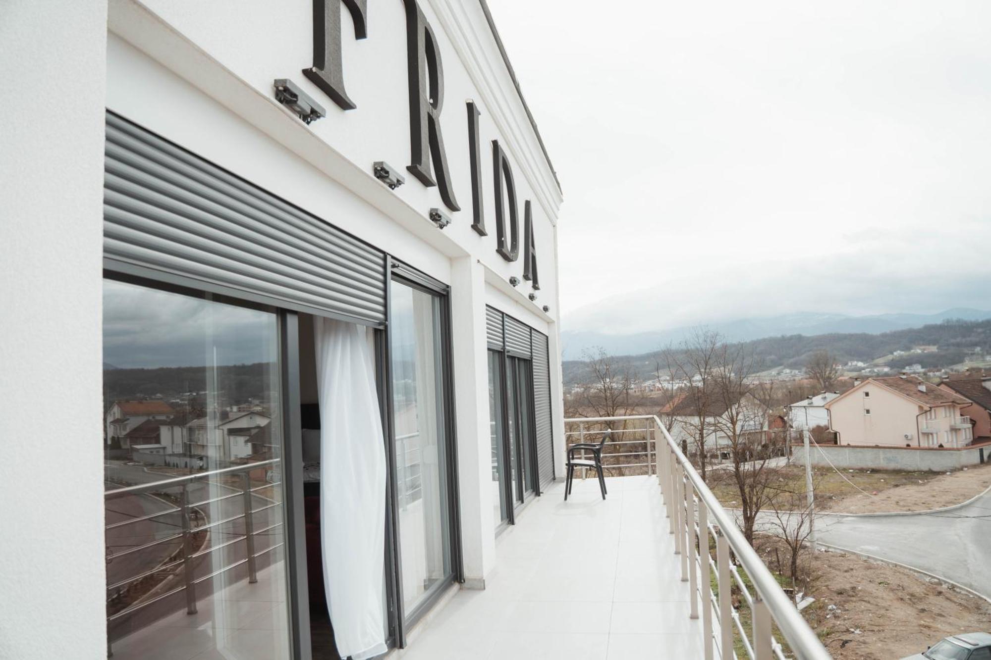 Hotel Frida Gjakova Buitenkant foto