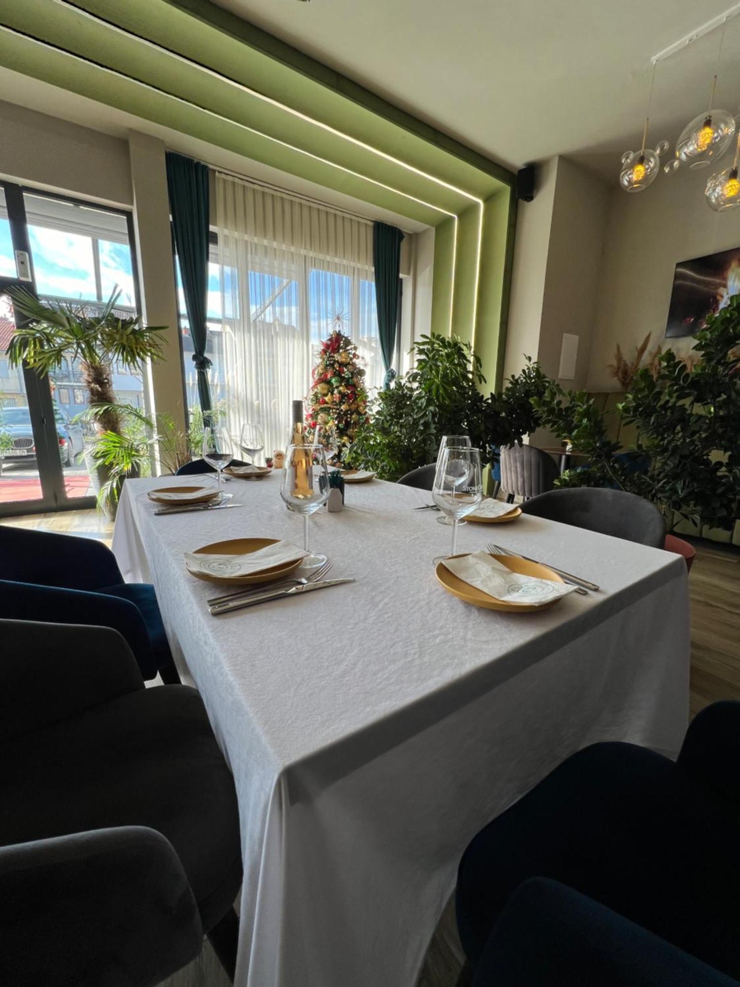 Hotel Frida Gjakova Buitenkant foto