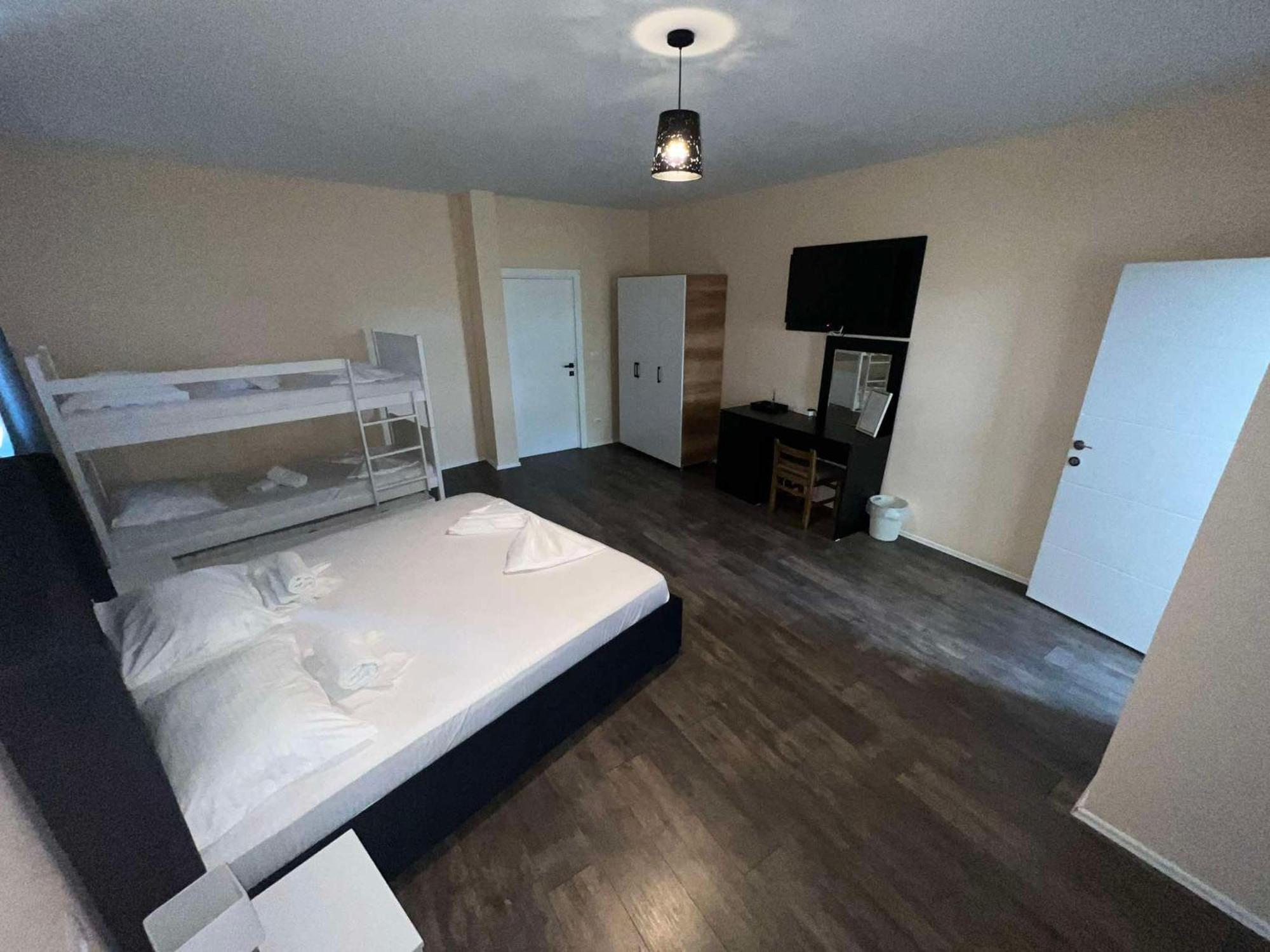 Hotel Frida Gjakova Buitenkant foto